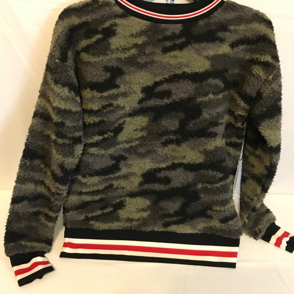 Derek Heart Warm Camouflage Sweat Shirt